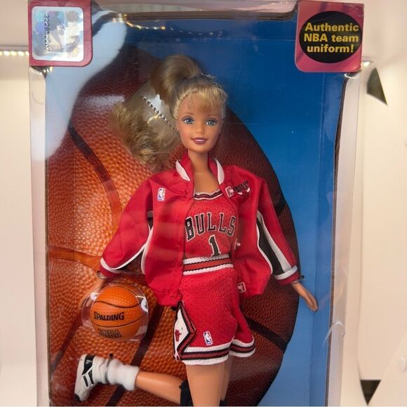 Vintage 1998 NBA Chicago Bulls Basketball Barbie Doll Collectible - Picture 13 of 14